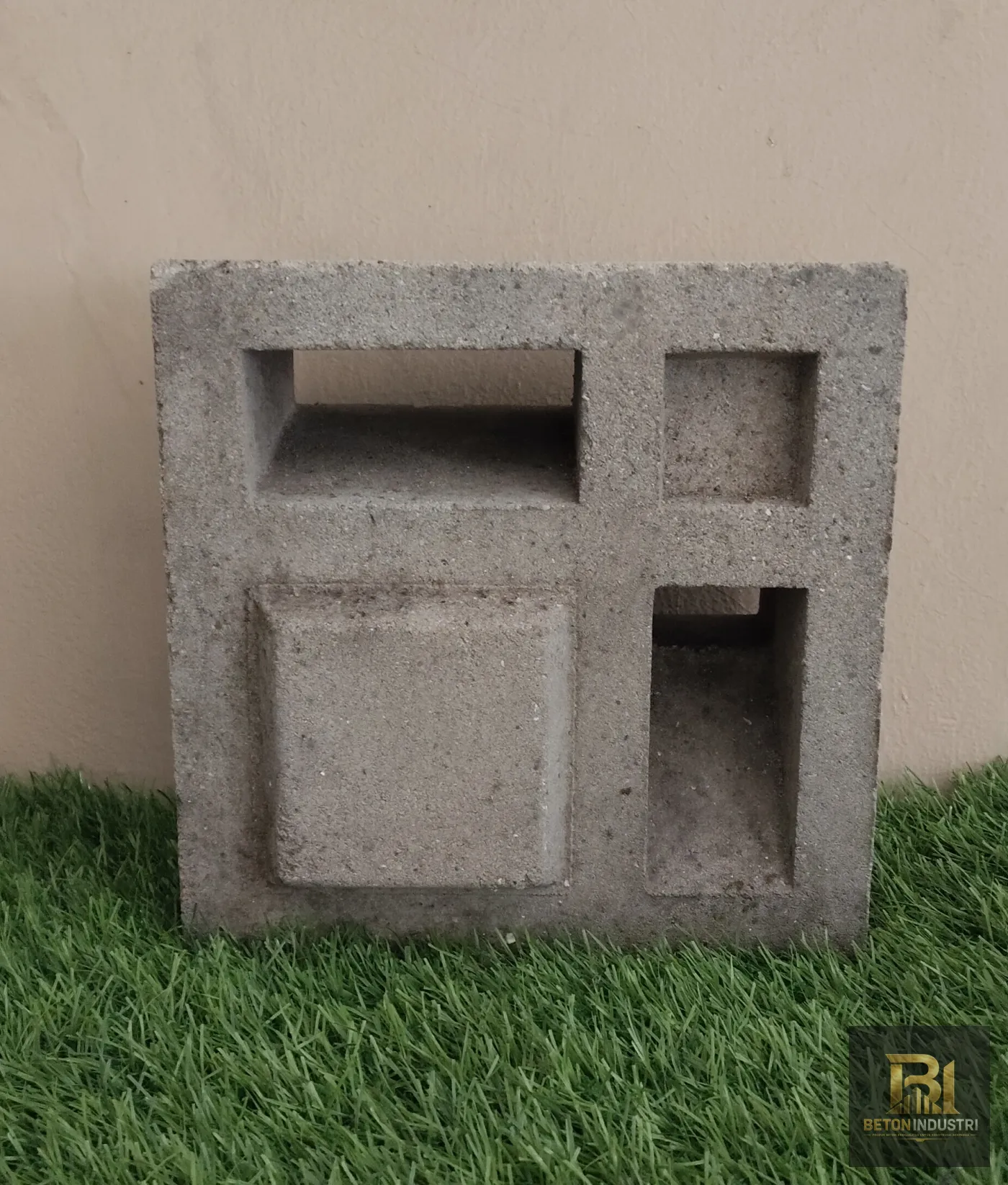 Roster beton Nako abu-abu produksi BetonIndustri