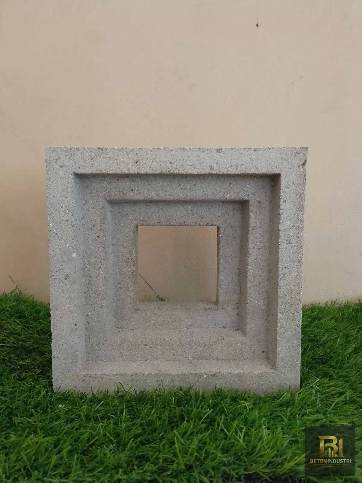 Roster beton model piramida produksi BetonIndustri