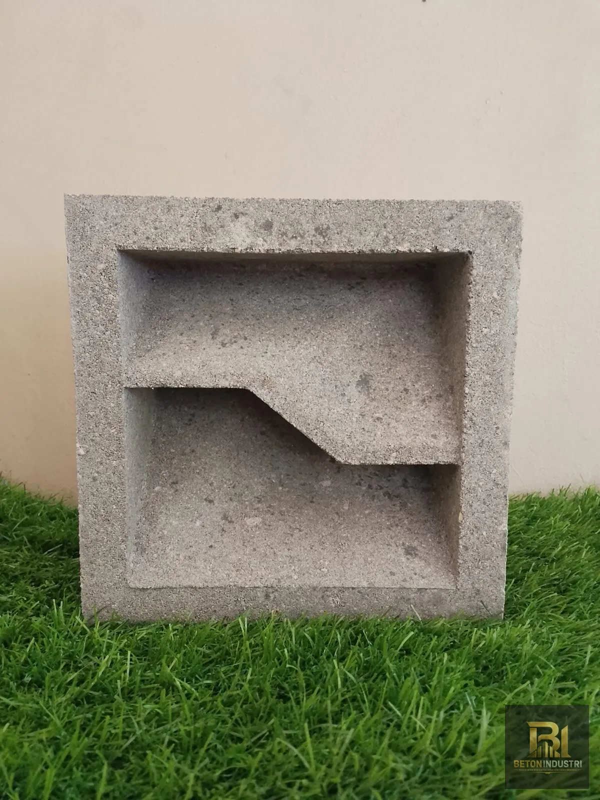 Roster beton motif petir produksi BetonIndustri