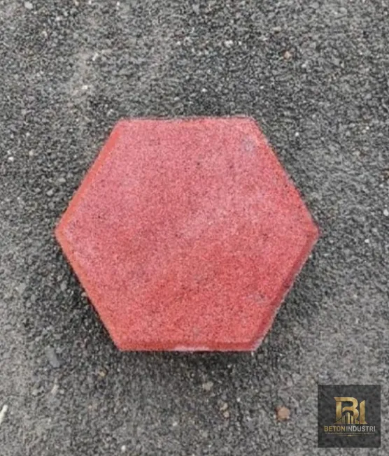 Paving block hexagonal merah produksi BetonIndustri
